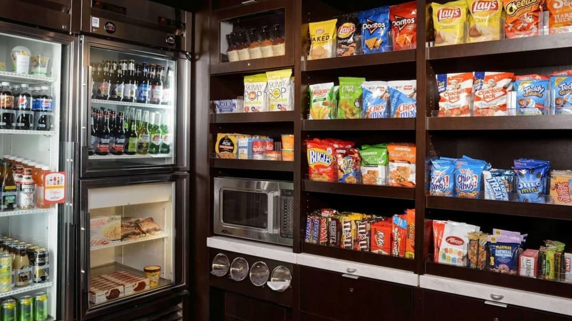 Convenience store at Sonesta Select Kansas City South Overland Park.