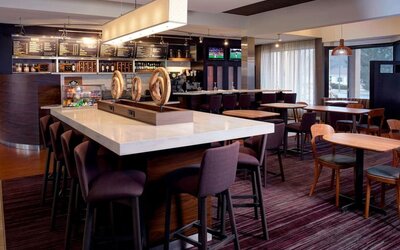 Workspace at Sonesta Select Kansas City South Overland Park.