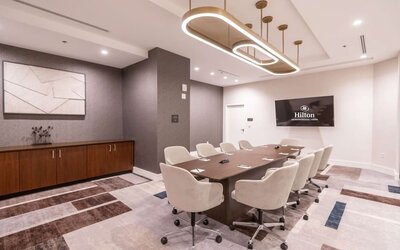 Small meeting room at Hilton Crystal City At Washington Reagan National Airport.