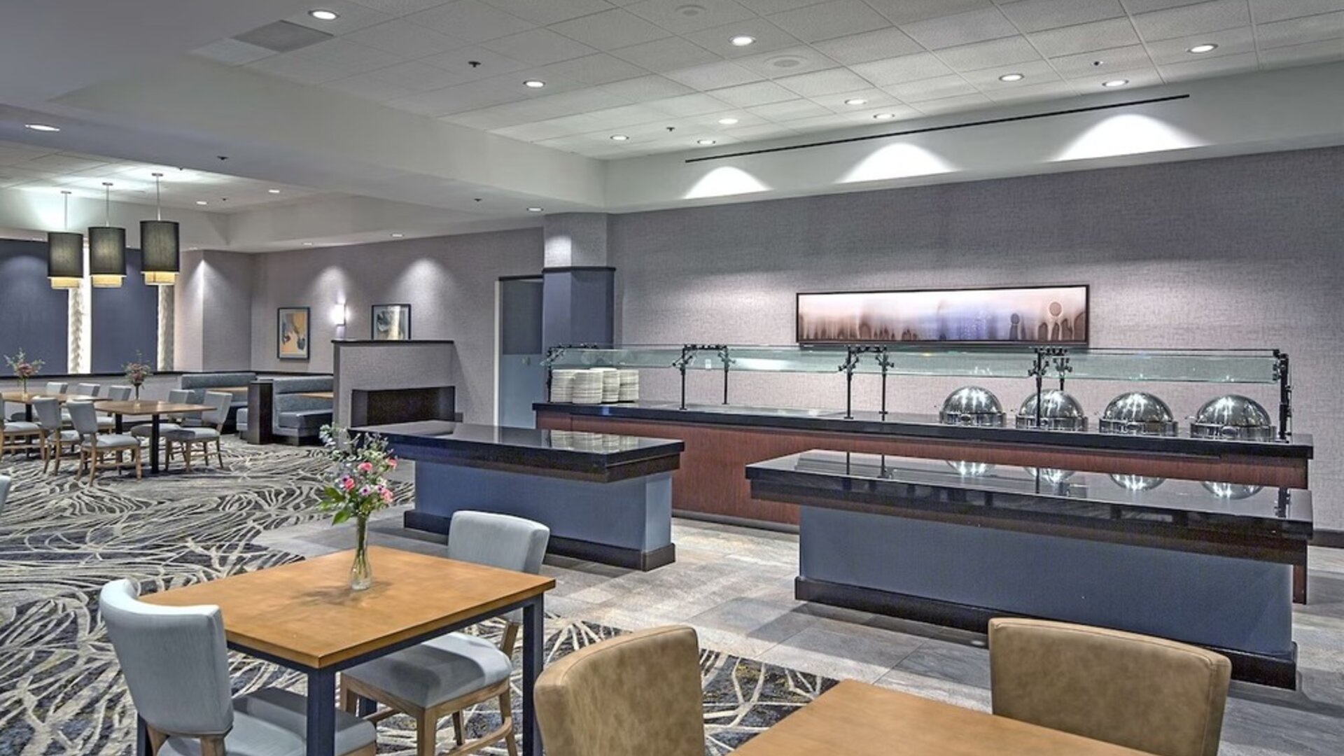 Breakfast area perfect for coworking at DoubleTree By Hilton Modesto.