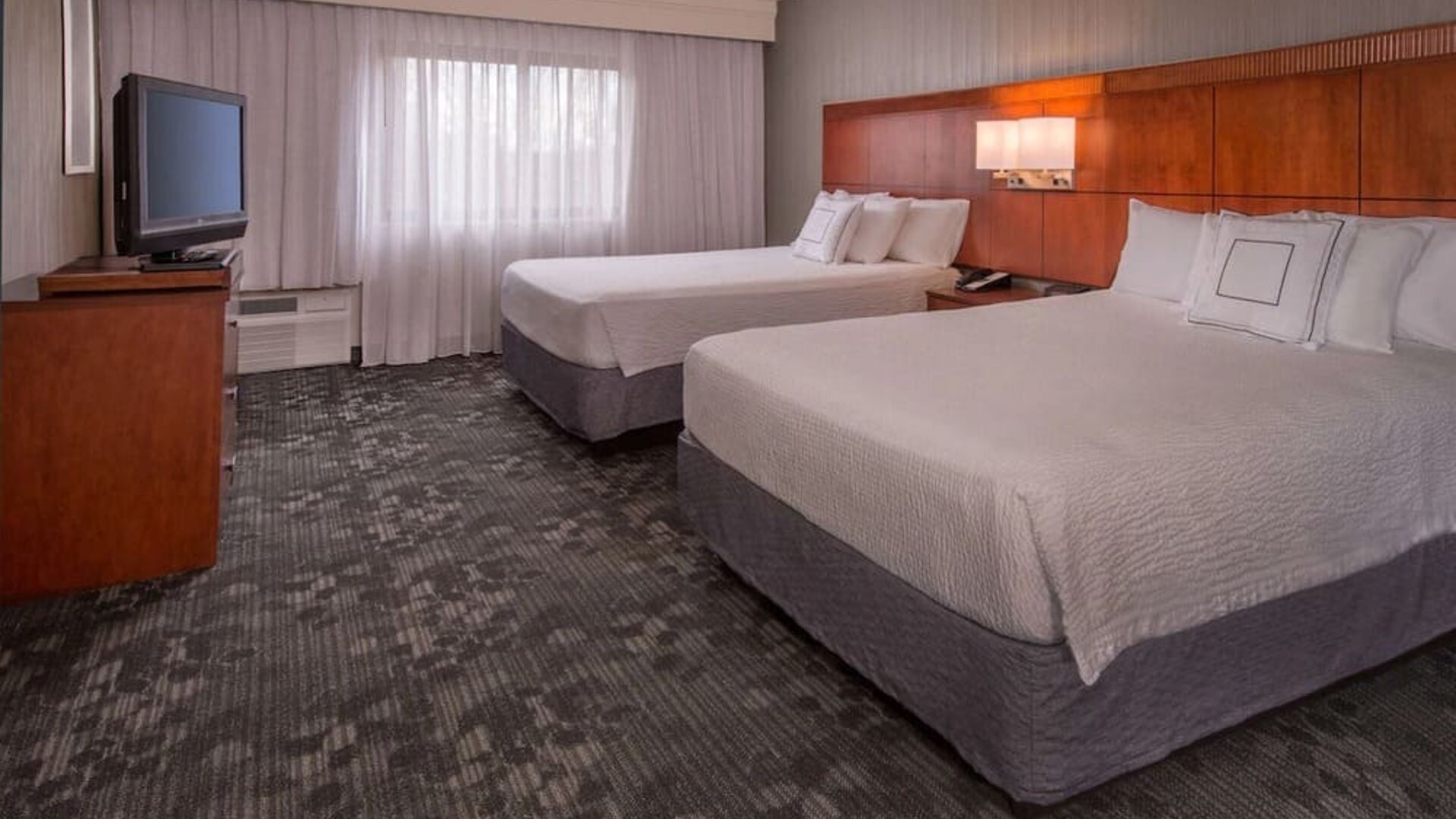 Bright and spacious day use twin room at Sonesta Select Columbia.