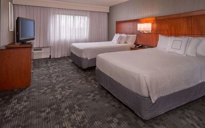 Bright and spacious day use twin room at Sonesta Select Columbia.