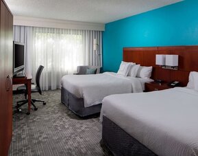 Day use twin room with work desk at Sonesta Select Boca Raton.