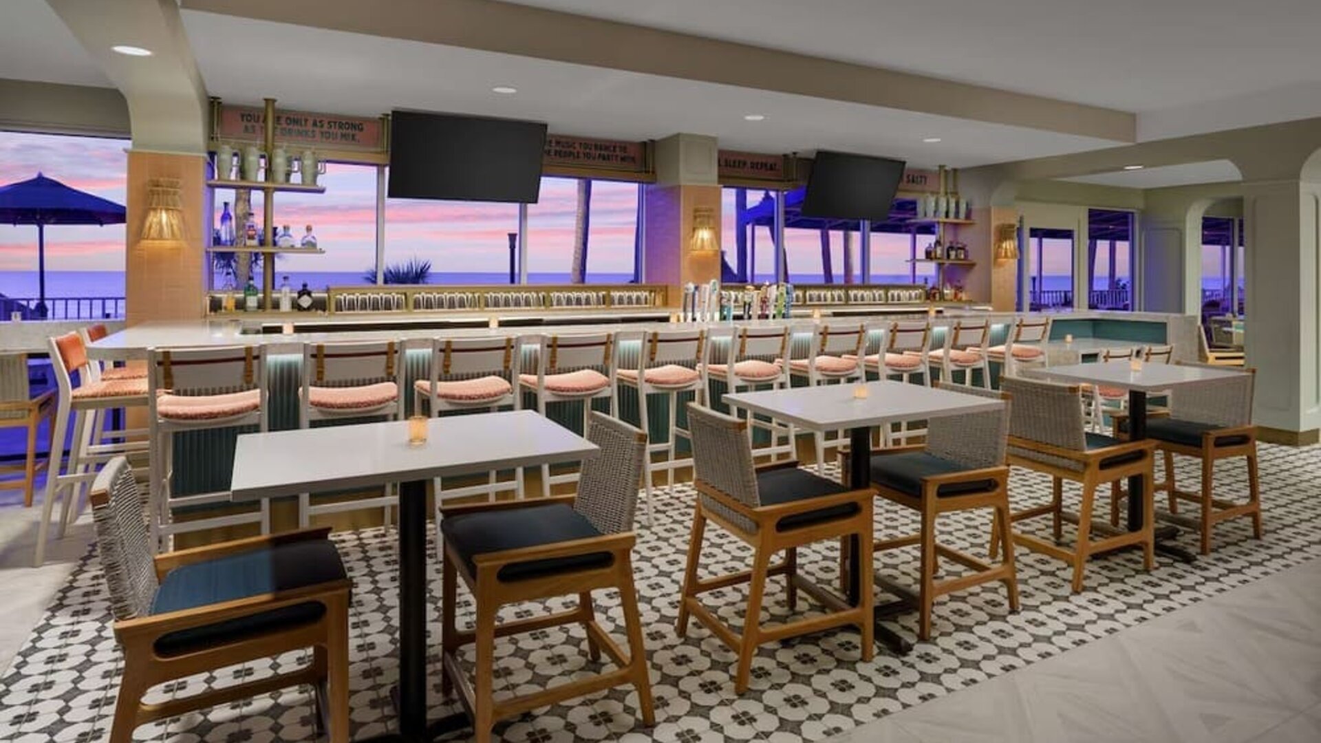 Hotel bar at DoubleTree Beach Resort By Hilton Tampa Bay - North Redington.