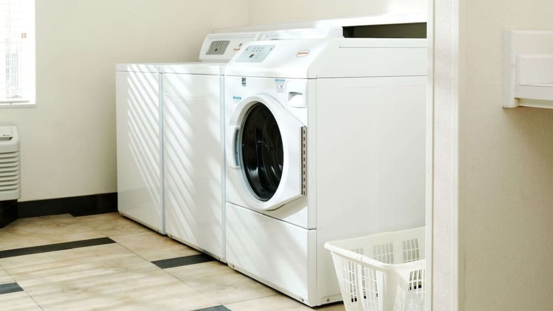 Laundry service is availale for guests at Sonesta Simply Suites Dallas Las Colinas.