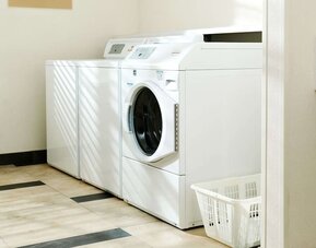 Laundry service is availale for guests at Sonesta Simply Suites Dallas Las Colinas.