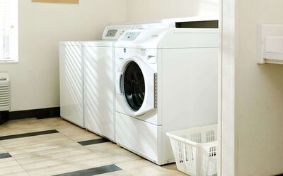 Laundry service is availale for guests at Sonesta Simply Suites Dallas Las Colinas.