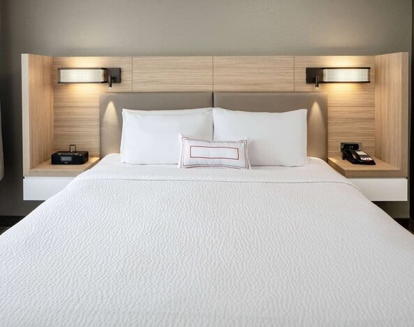 King bed at Sonesta Select Seattle Renton.