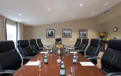 Meeting room at DoubleTree By Hilton Grand Rapids Airport.