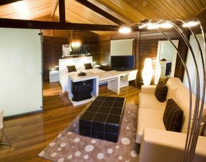 Hotel Complejo La Cigueña