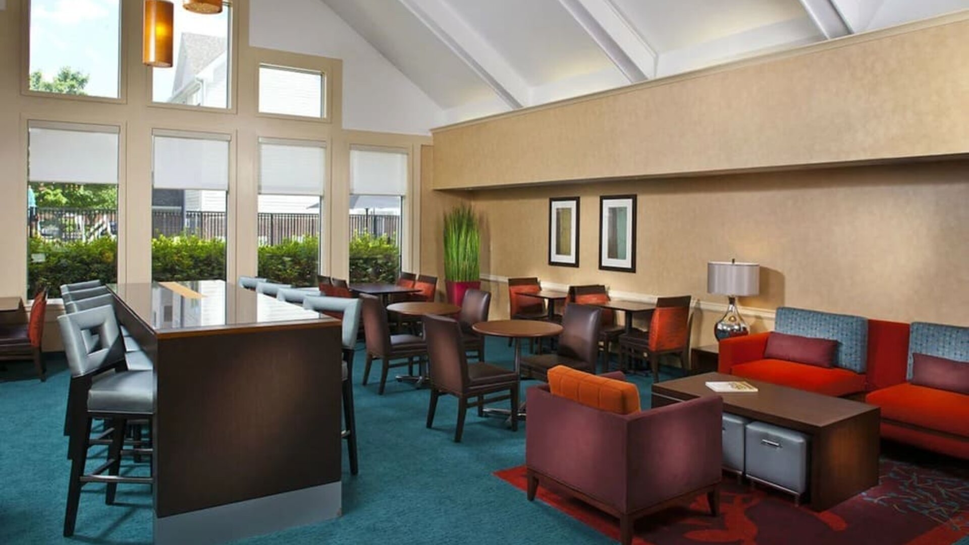 Lobby's workspace at Sonesta ES Suites Birmingham Homewood.