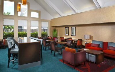 Lobby's workspace at Sonesta ES Suites Birmingham Homewood.