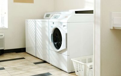 Laundry service is available for guests at Sonesta Simply Suites Pittsburgh Airport.