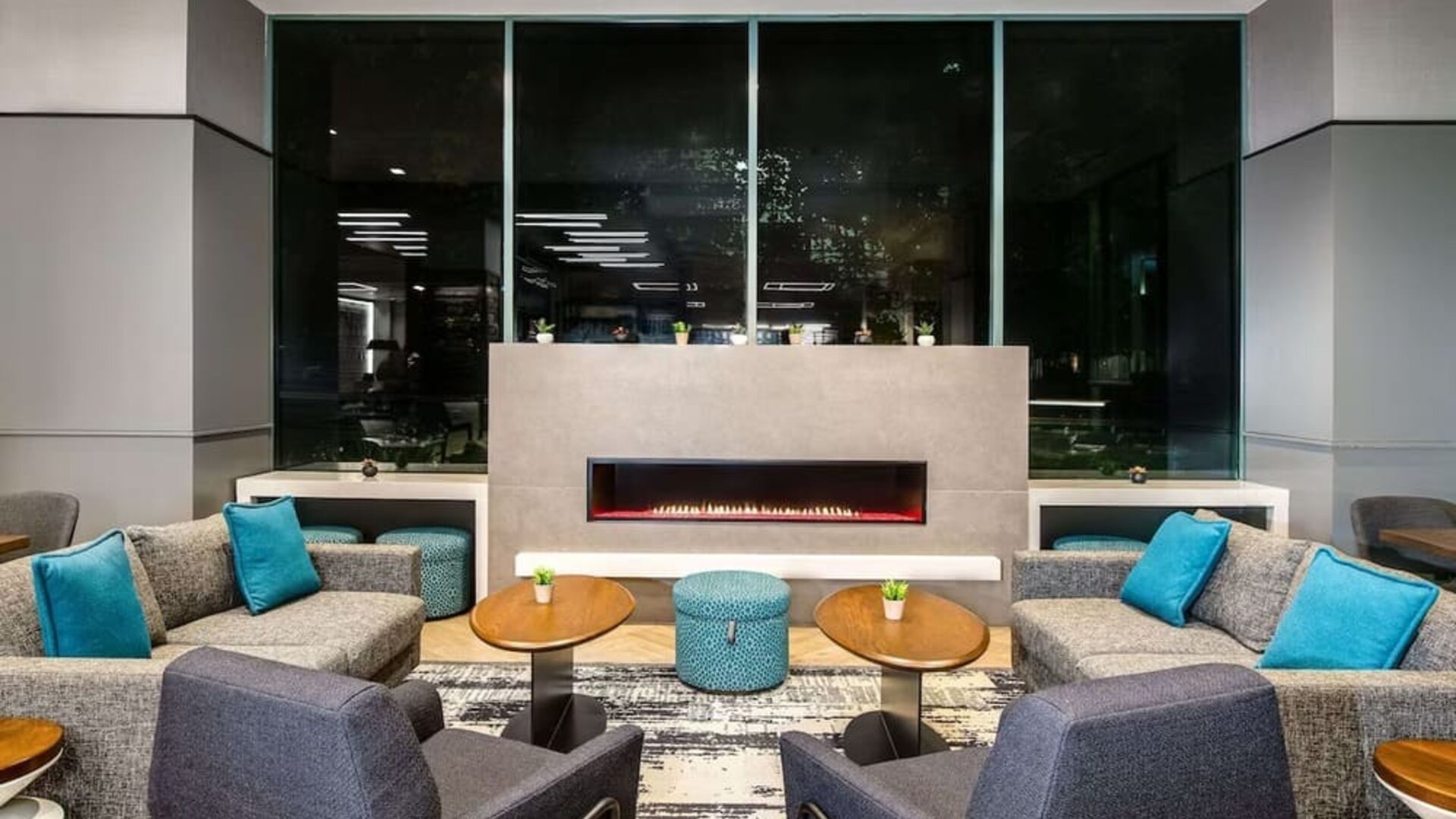 Lobby lounge with fireplace at Sonesta Columbus Downtown.