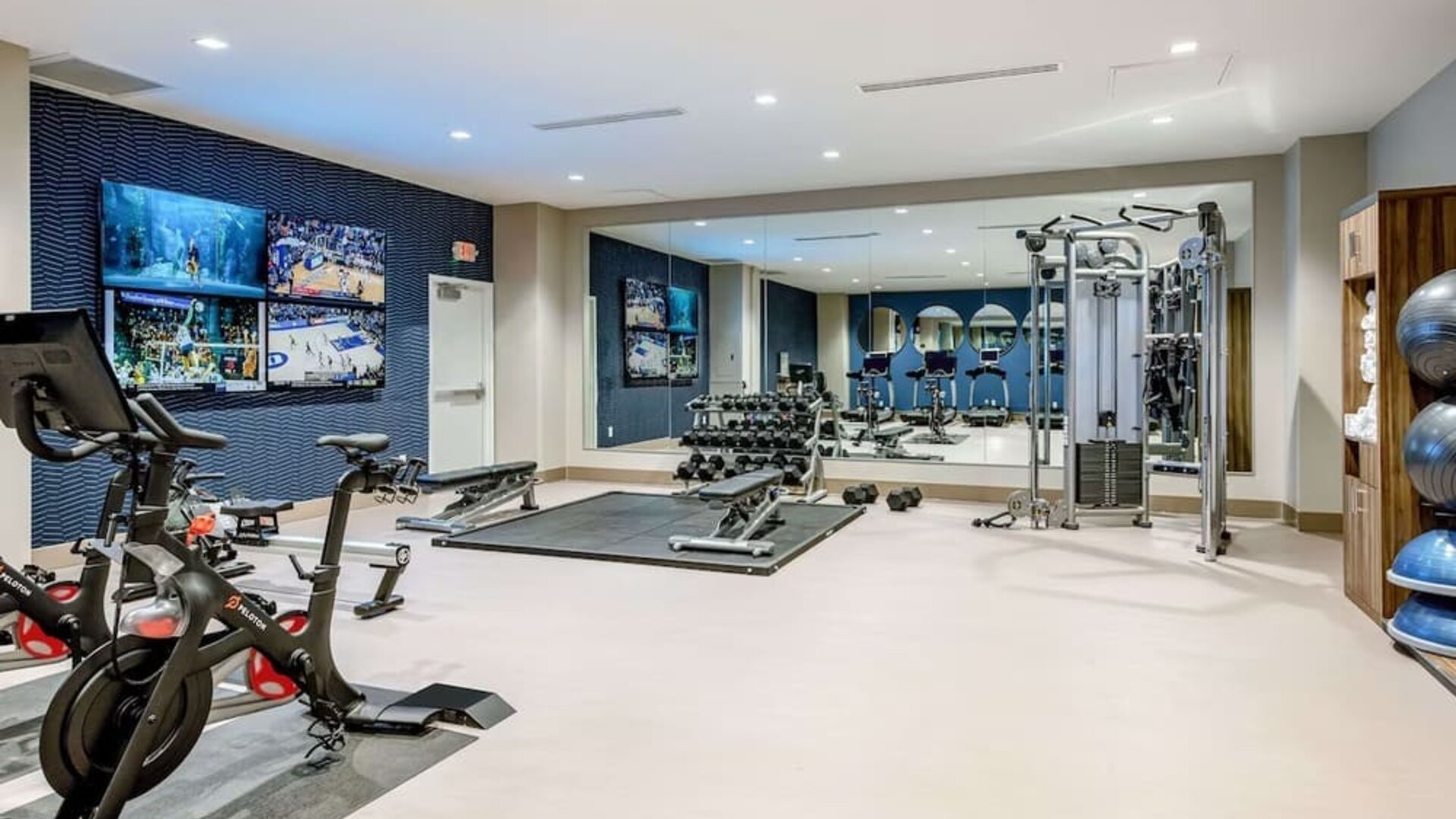 Fully equipped fitness center at Sonesta Columbus Downtown.