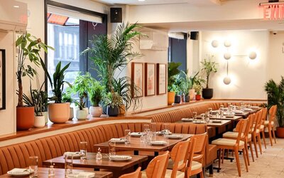 Dining area at The Shelburne Sonesta New York.