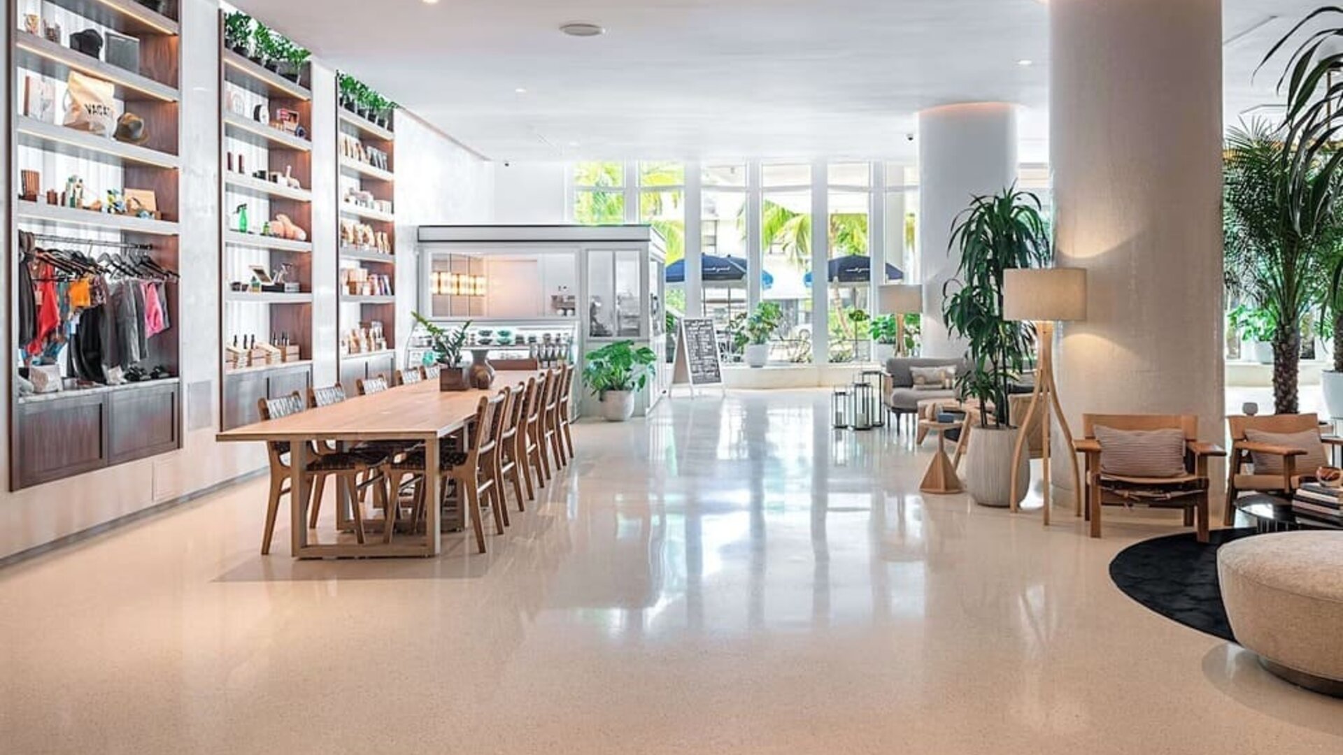 Lobby lounge and workspace, perfect for coworking at Nautilus Sonesta Miami Beach.