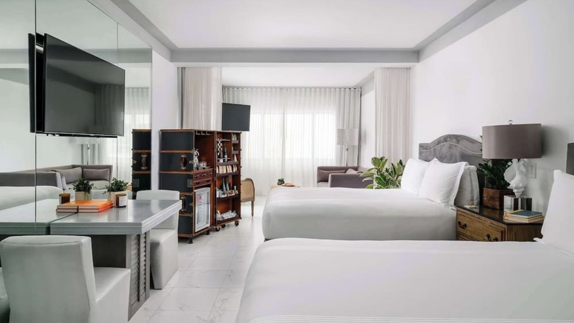 Day use twin room at Nautilus Sonesta Miami Beach.