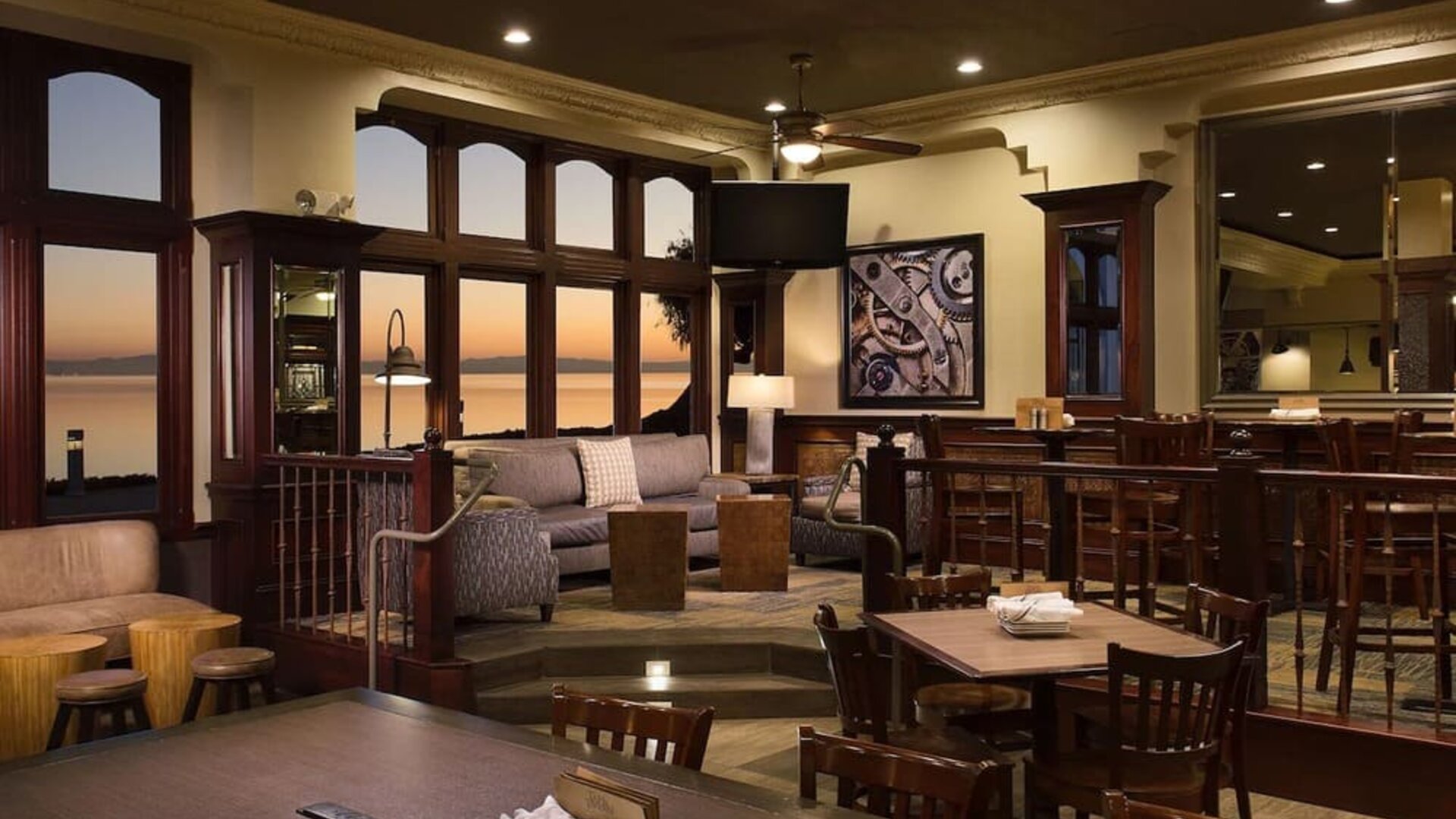 Hotel bar at Embassy Suites By Hilton San Francisco Airport Waterfront.
