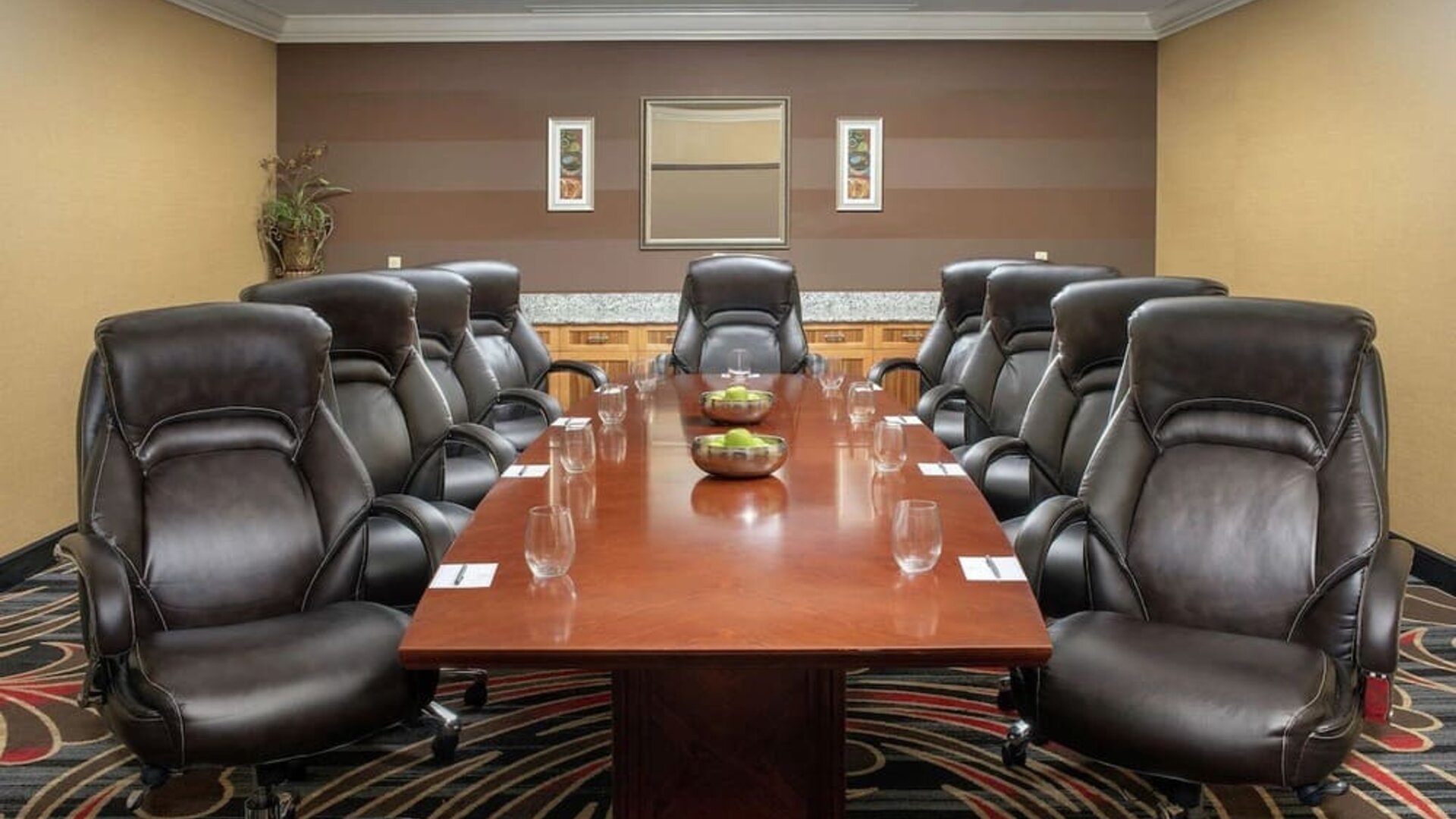 Professional meeting room at Embassy Suites By Hilton Birmingham.