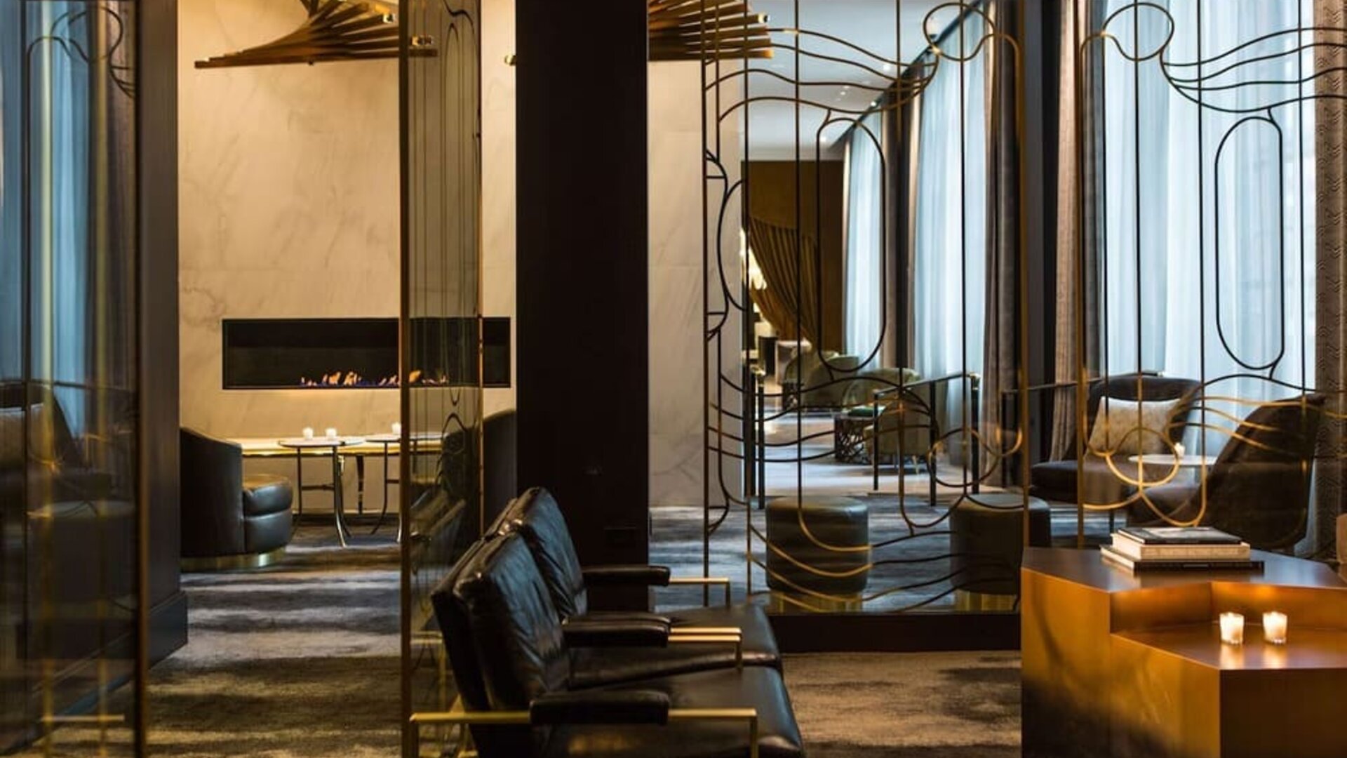 Lobby workspace at The Allegro Royal Sonesta Hotel Chicago Loop.