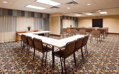 Professional meeting room at Sonesta ES Suites Atlanta - Perimeter Center.