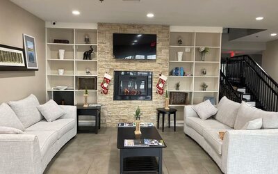 Lobby lounge at Country Inn & Suites By Radisson, Chicago O'Hare South.