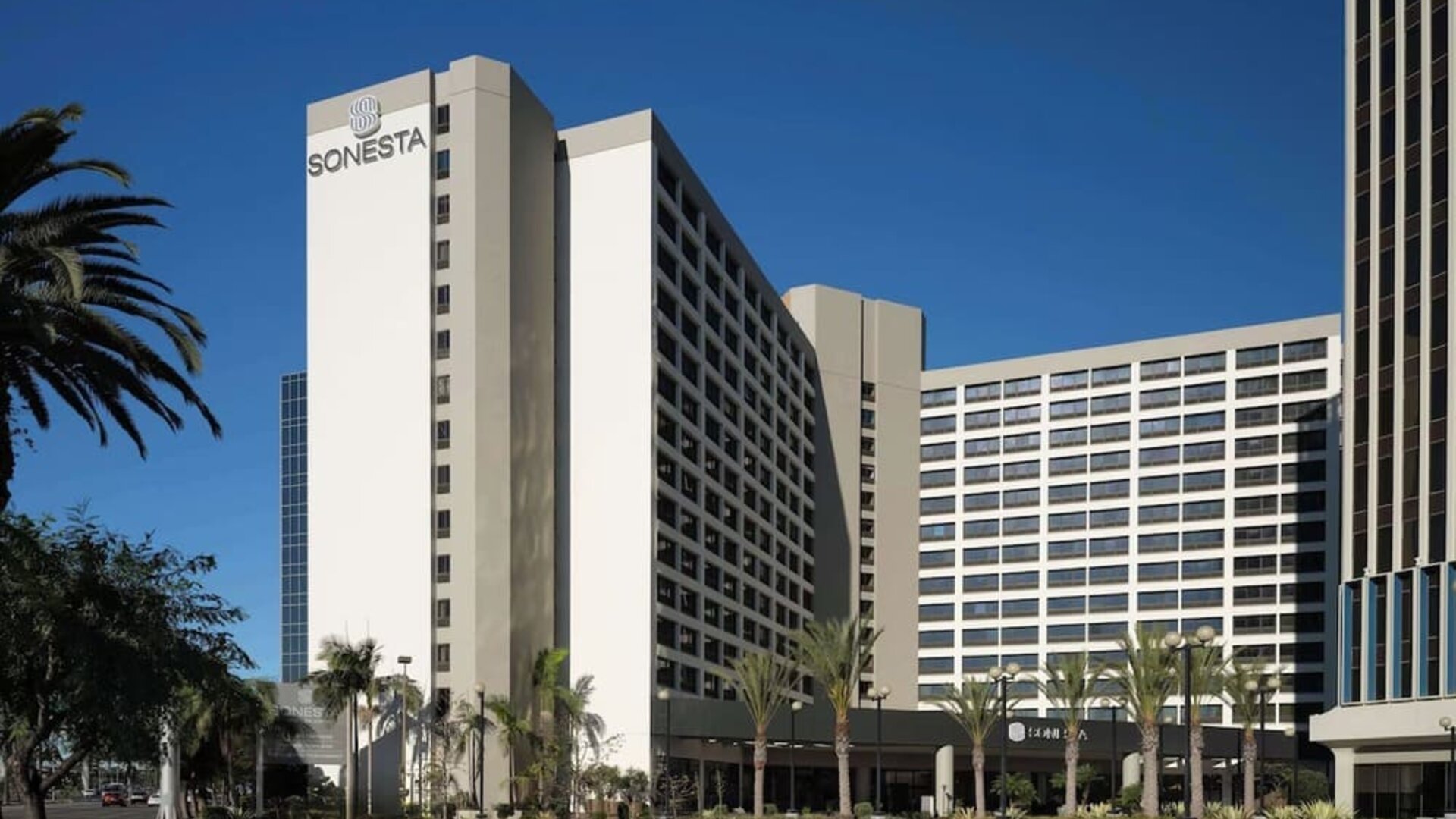 Exterior of Sonesta Los Angeles Airport LAX.