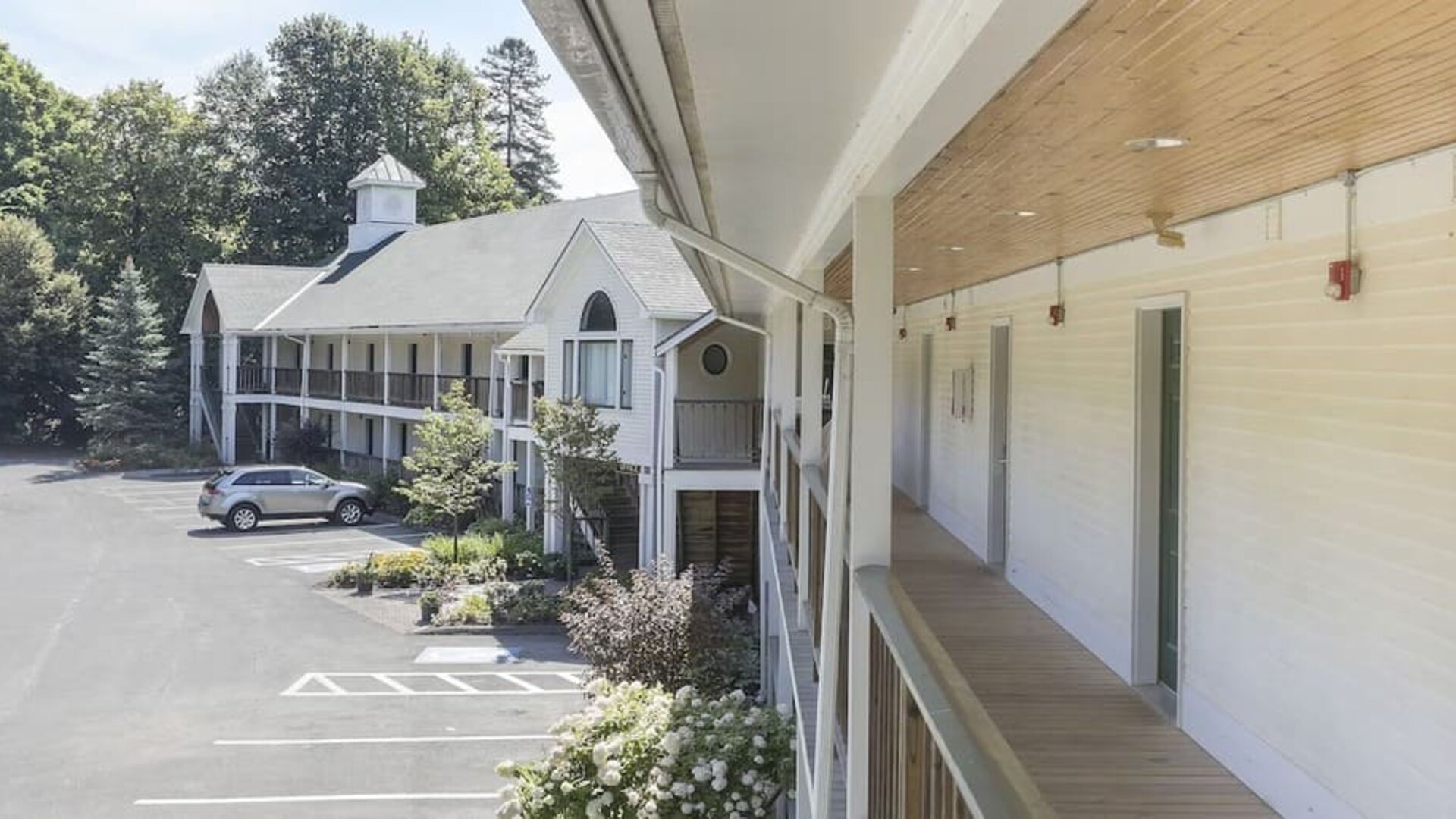 Parking available at Fairbanks Inn.