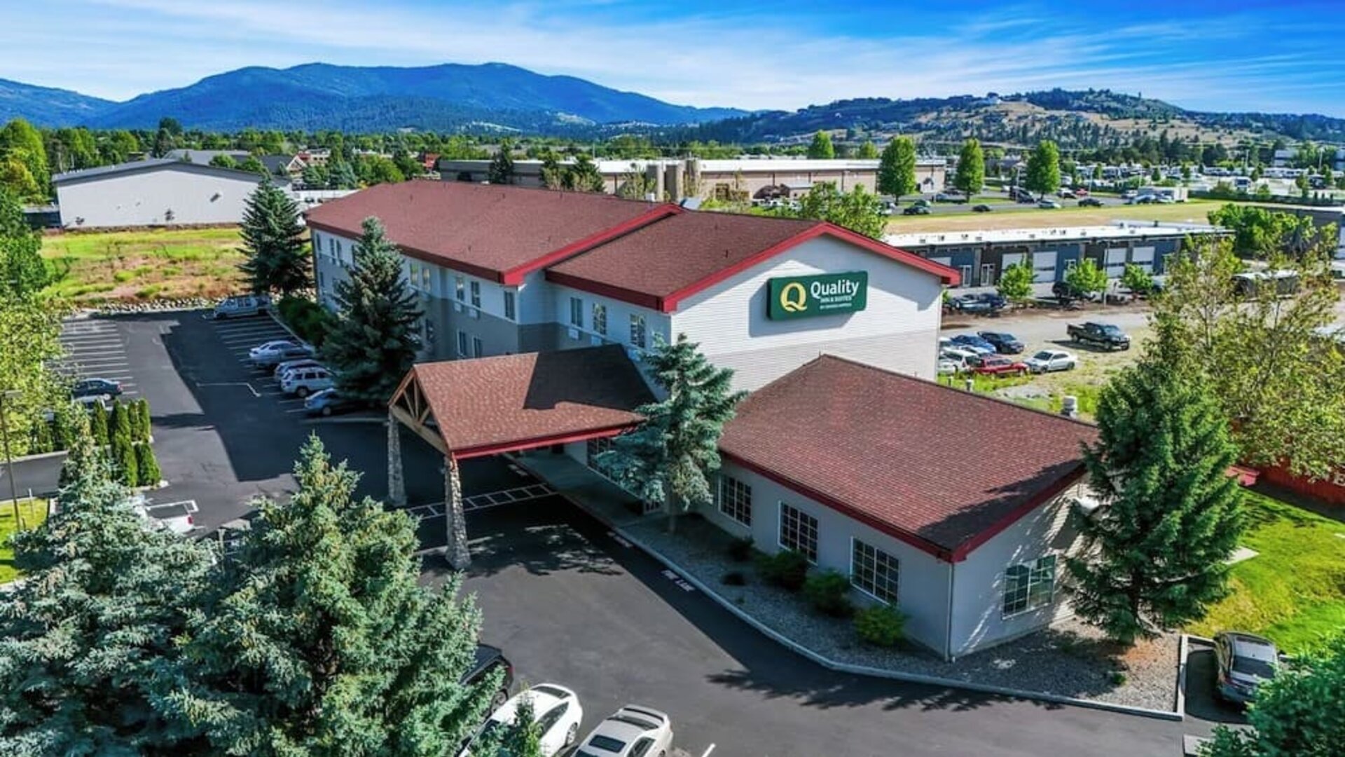 Hotel from above at Quality Inn & Suites Liberty Lake - Spokane Valley.