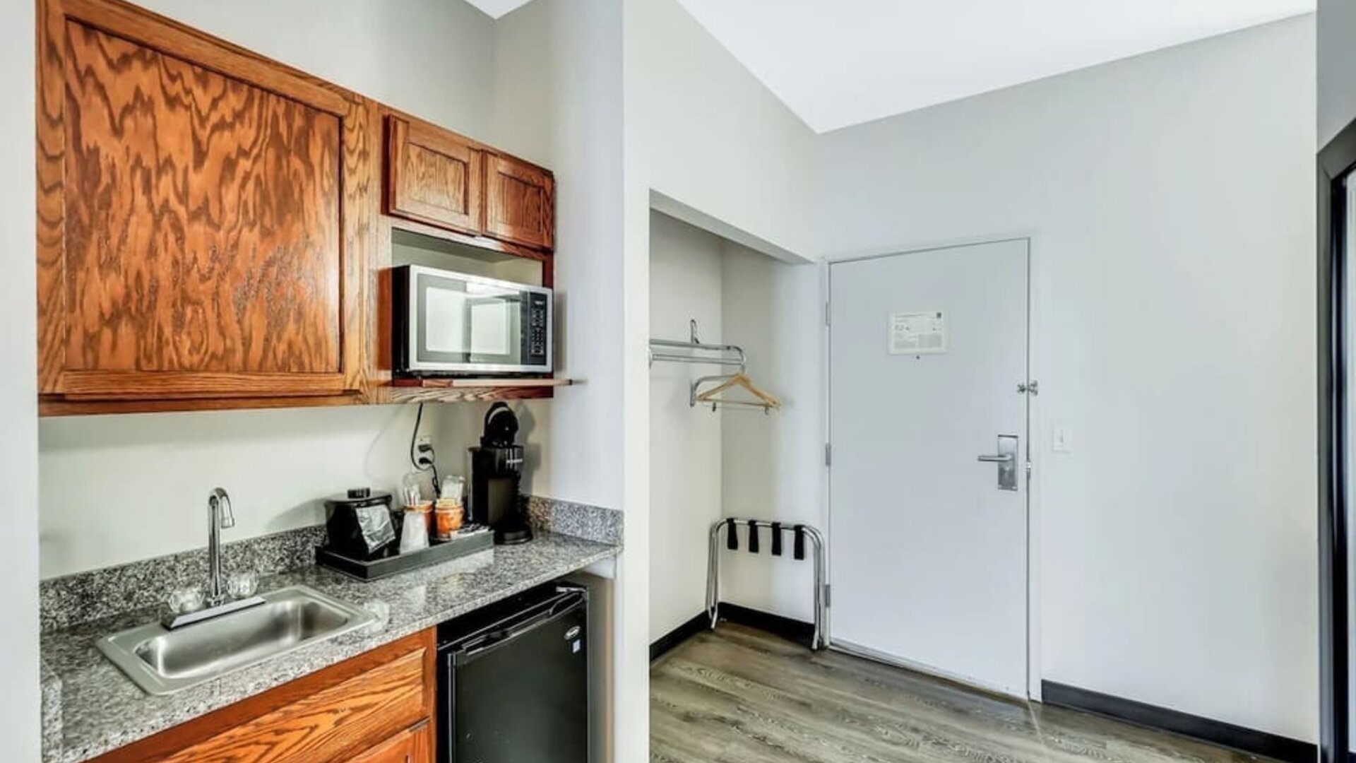 Day room with kitchen at Quality Inn & Suites Liberty Lake - Spokane Valley.