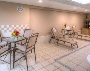 Pool's lounge area at Holiday Inn Belcamp - Aberdeen Area.