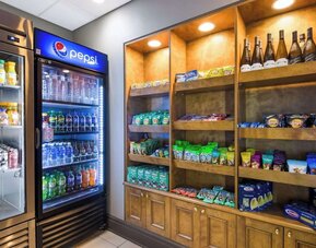 Convenience store at Sonesta ES Suites Chicago Downtown Magnificent Mile - Medical.
