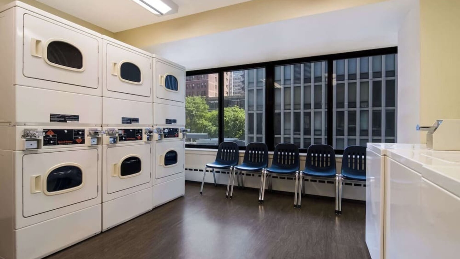 Laundry service is available for guests at Sonesta ES Suites Chicago Downtown Magnificent Mile - Medical.