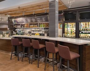 On-site restaurant and bar at Sonesta Select Seattle Bellevue Redmond.