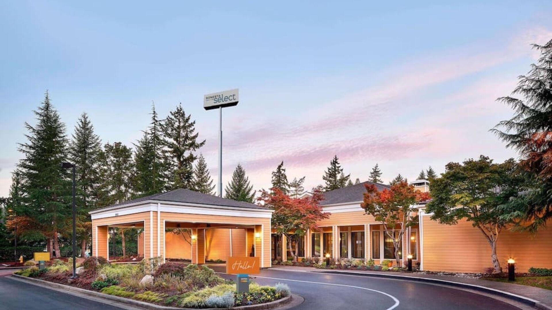 Exterior view of Sonesta Select Seattle Bellevue Redmond.