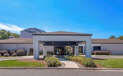 Entrance at Sonesta Select Charlotte University Research Park.