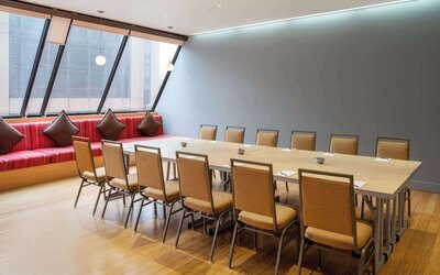 Professional meeting room with natural light at Hilton San Francisco Financial District.