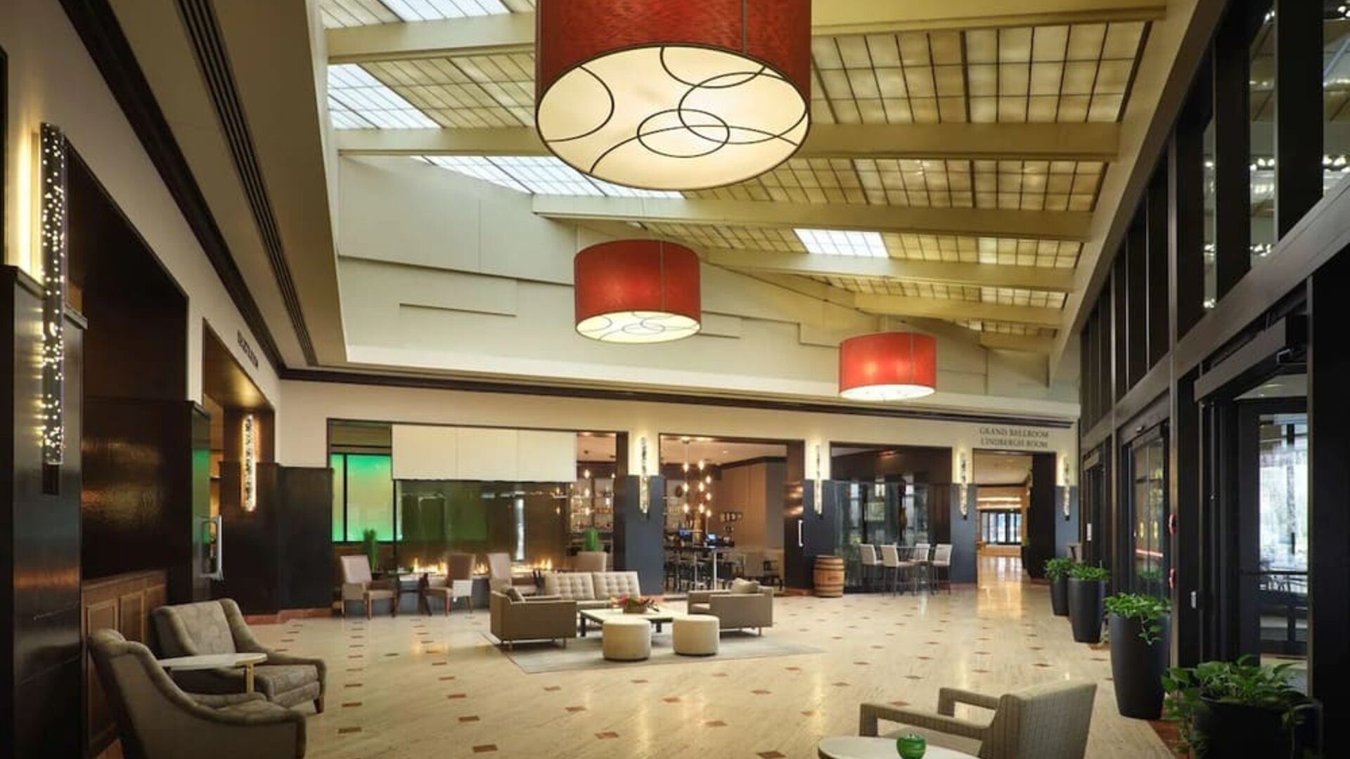 Lobby and coworking lounge at Hilton Rosemont/Chicago O'Hare.