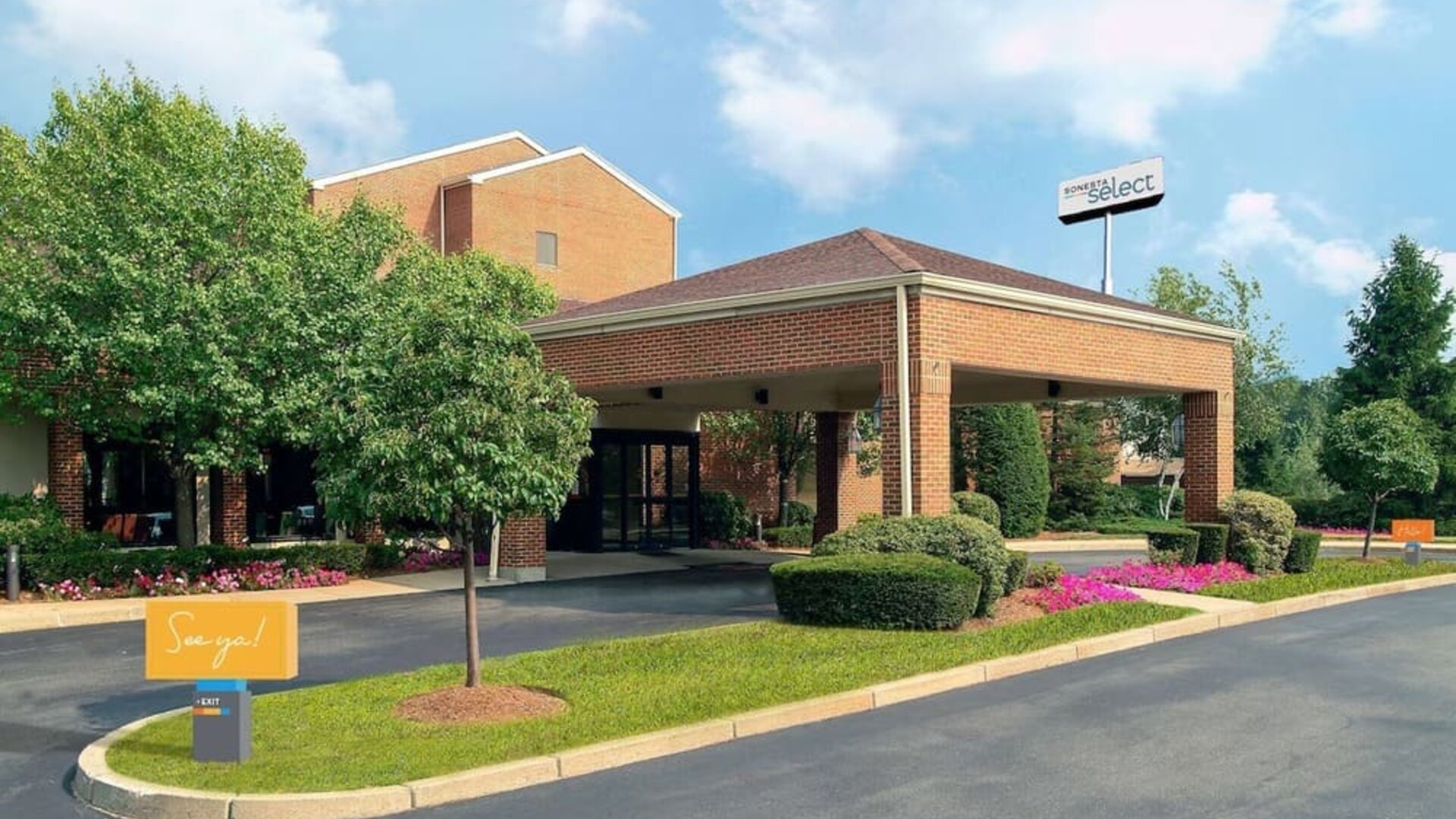 Hotel entrance at Sonesta Select Boston Milford.