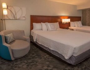 Day use twin room at Sonesta Select Arlington Rosslyn.