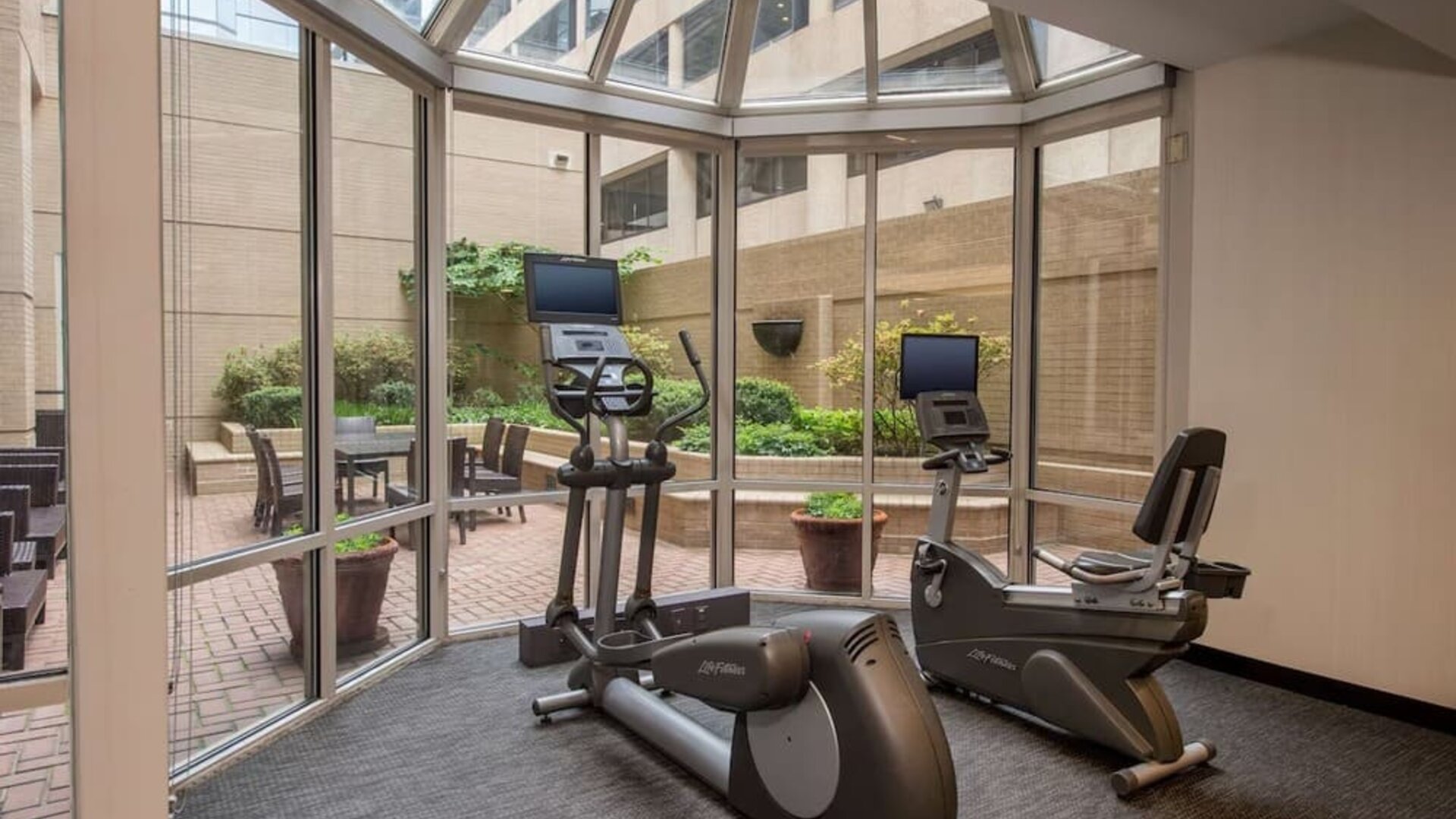 Fitness center at Sonesta Select Arlington Rosslyn. 