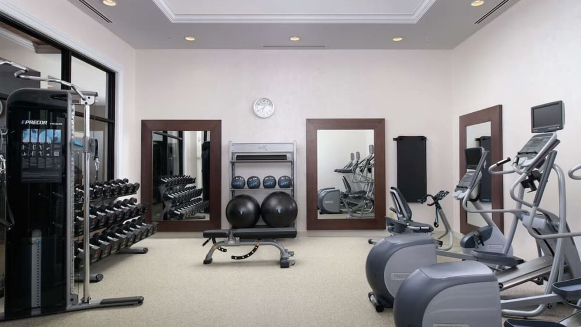 Fitness center at Hilton Garden Inn Memphis Downtown.