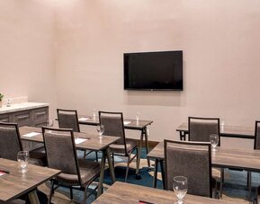 Meeting room at Hilton Garden Inn NYC Financial Center/Manhattan Downtown.
