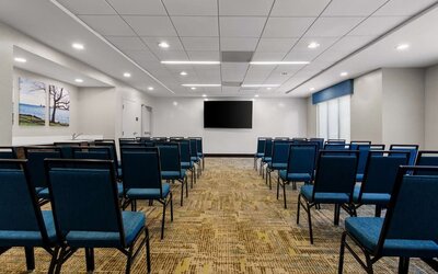 Spacious meeting room at Hampton Inn & Suites Schererville.