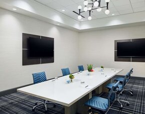 Meeting room at Hilton Charlotte Airport.
