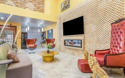 Lobby and coworking lounge at The Leo Collection, An Ascend Collection Hotel.