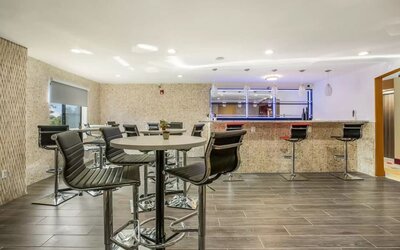 Coworking lounge at The Leo Collection, An Ascend Collection Hotel.