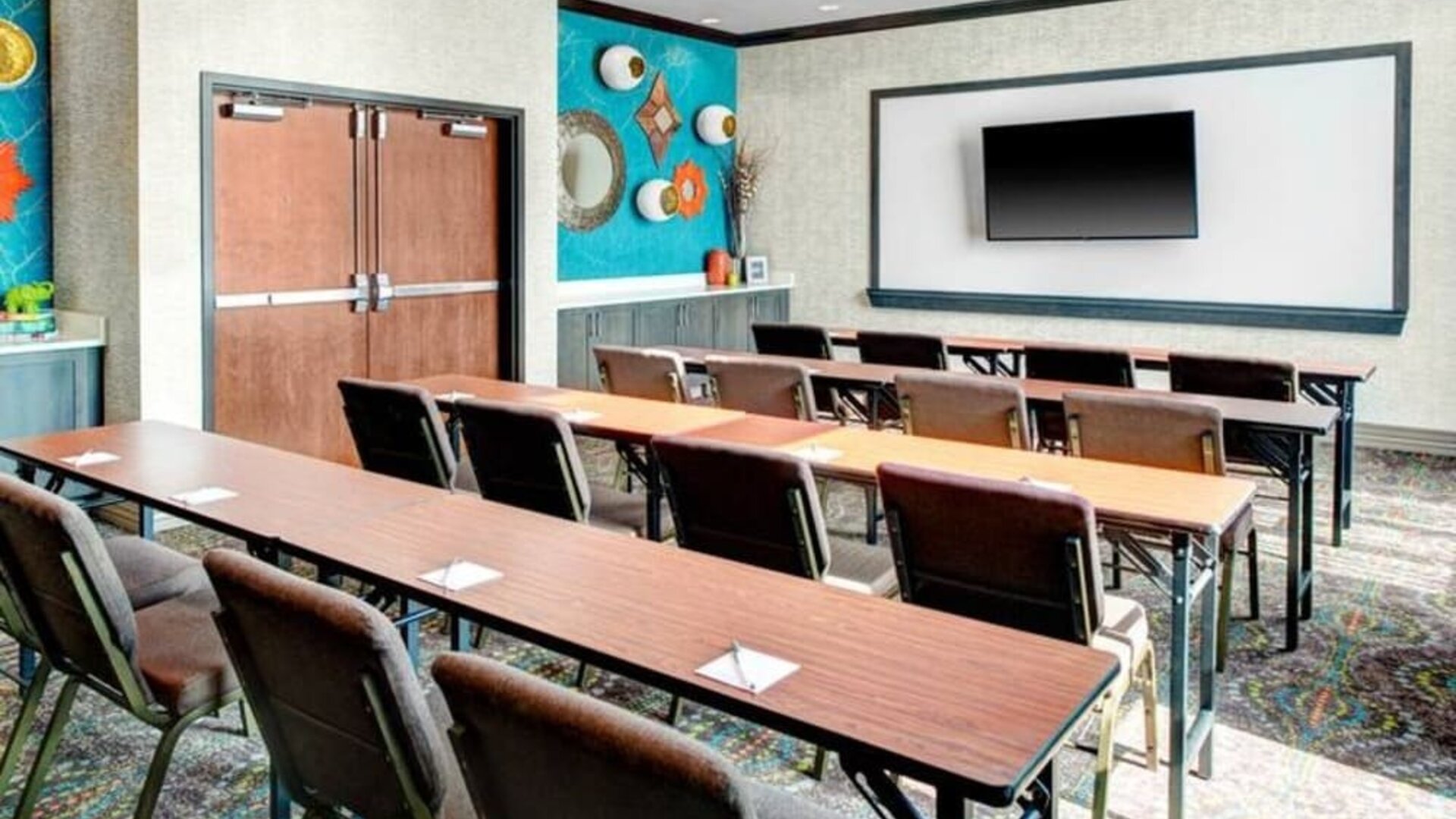 Meeting room at Hampton Inn & Suites By Hilton Atlanta Perimeter Dunwoody.