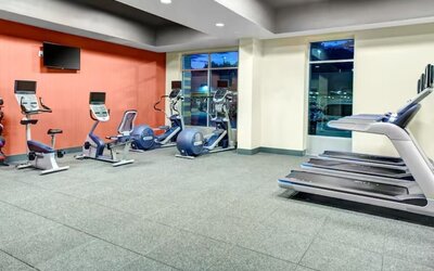Fitness center at Hampton Inn & Suites By Hilton Atlanta Perimeter Dunwoody.